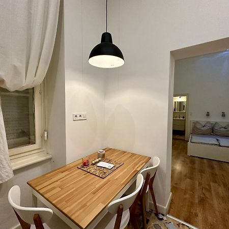Cozy Studio Flat In The Heart Of Budapest Luaran gambar